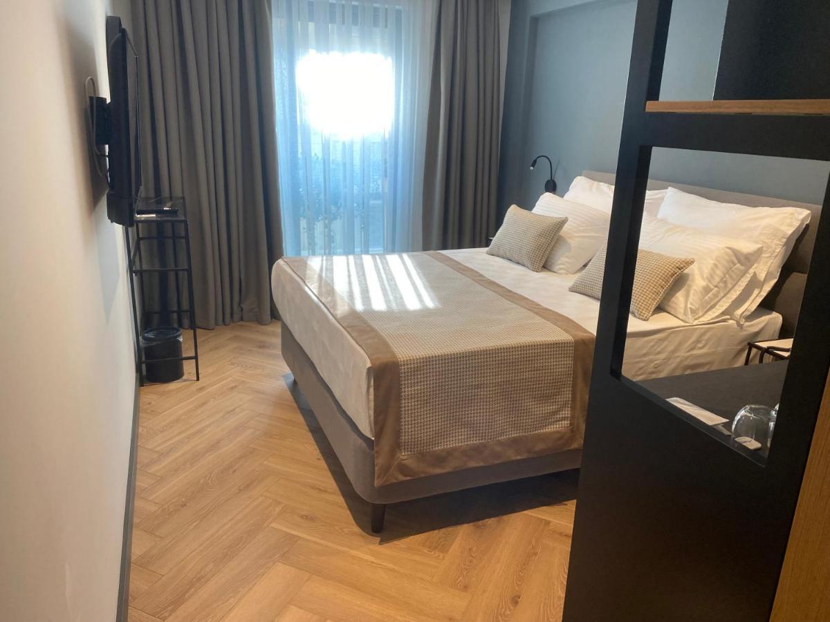 In The Middle Hotel 安塔利亚 外观 照片