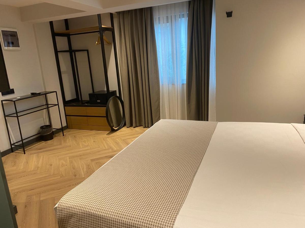 In The Middle Hotel 安塔利亚 外观 照片
