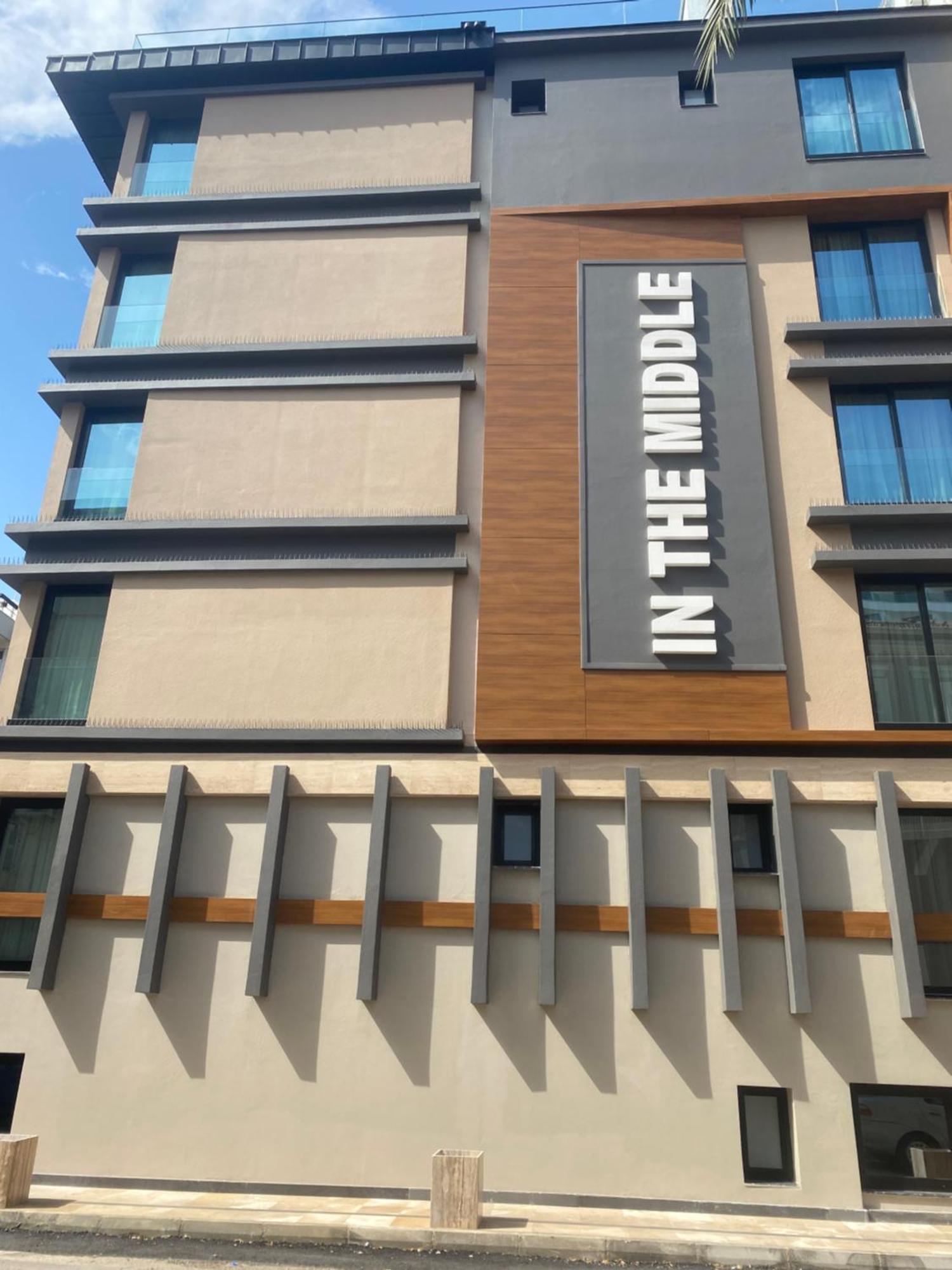 In The Middle Hotel 安塔利亚 外观 照片