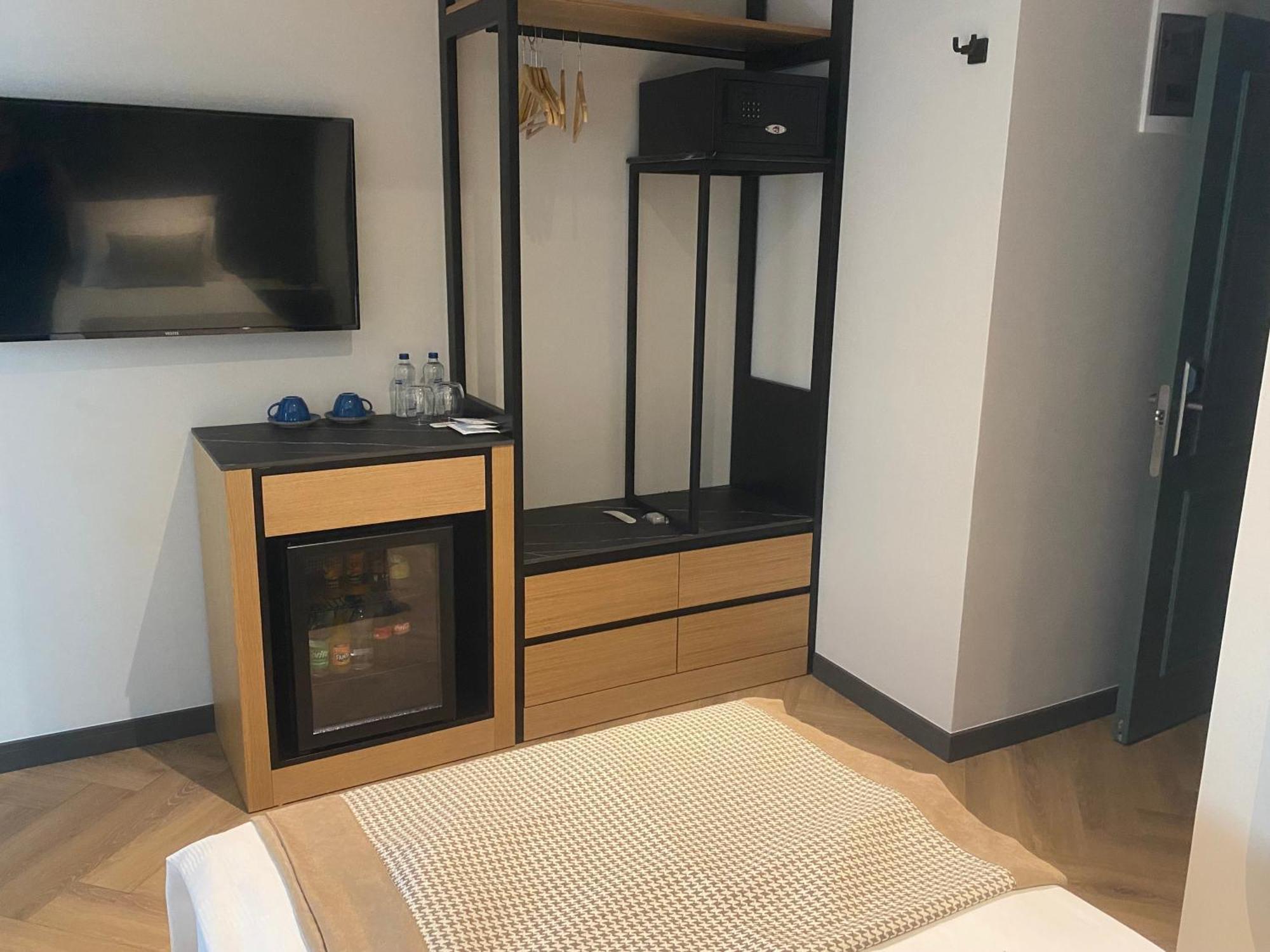 In The Middle Hotel 安塔利亚 外观 照片