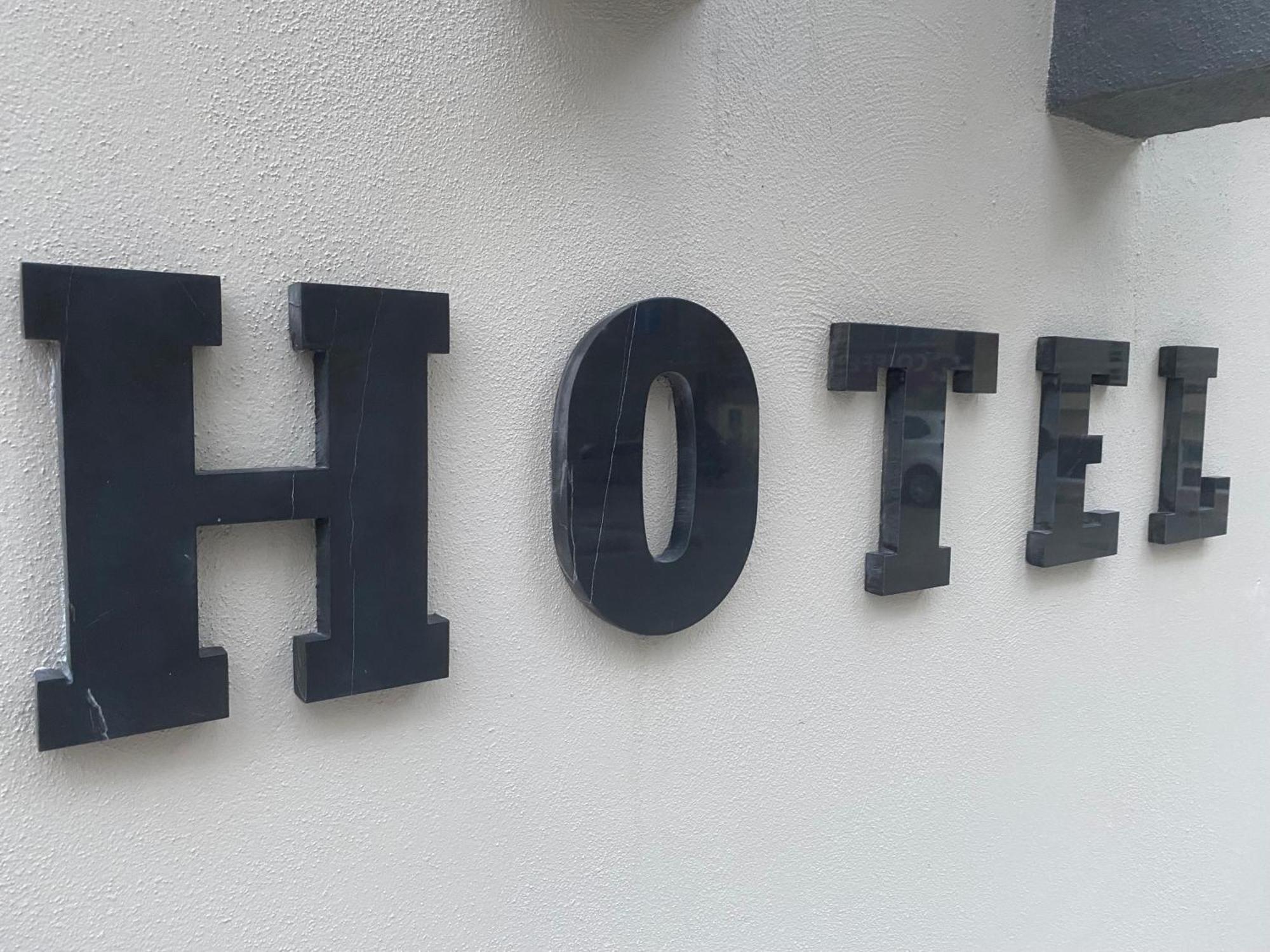 In The Middle Hotel 安塔利亚 外观 照片