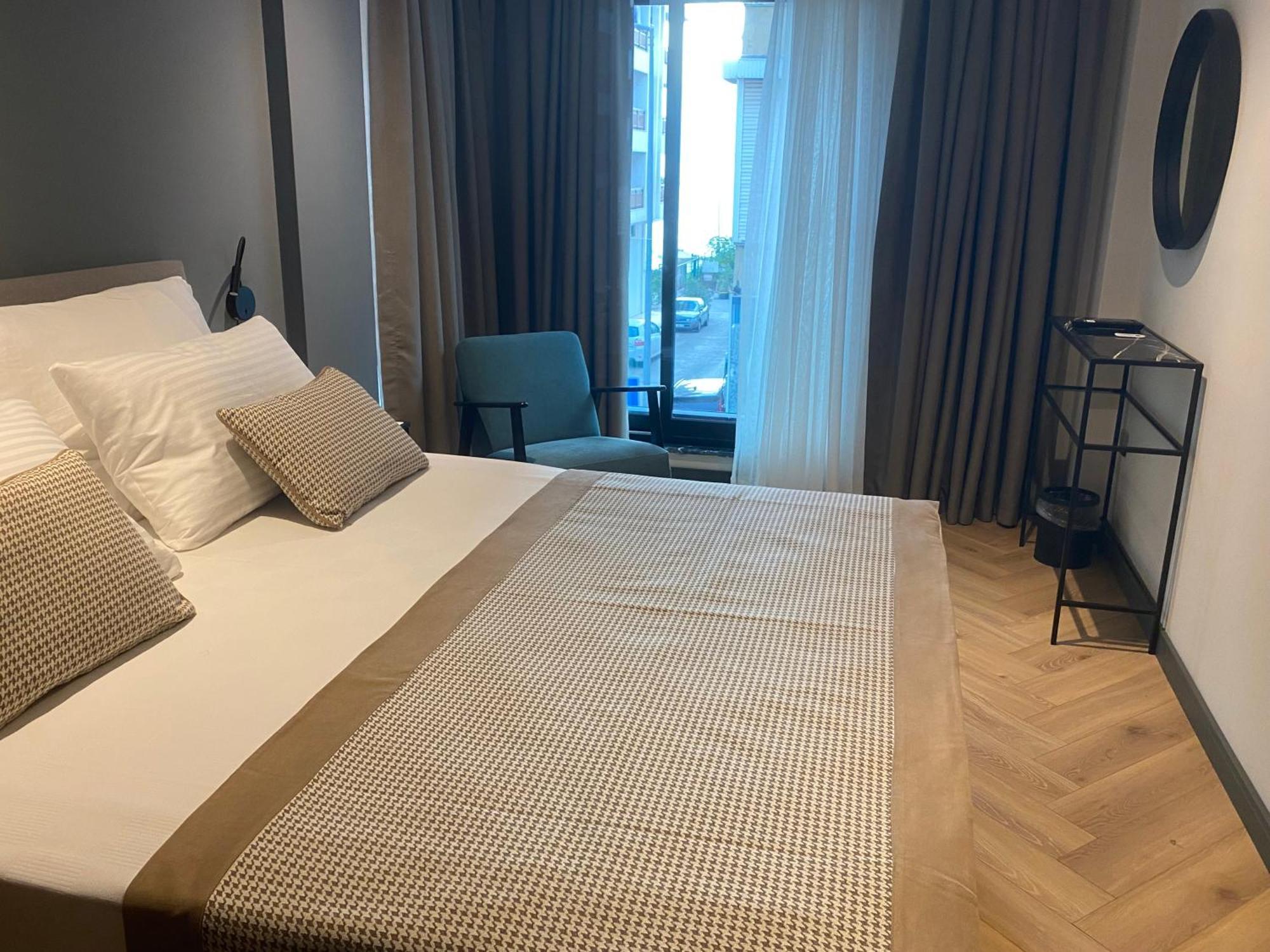 In The Middle Hotel 安塔利亚 外观 照片